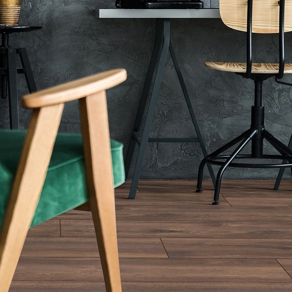 Kronotex Petterson Oak - Mega Plus Super-Wide 8mm Laminate Flooring (221385) 6 Kronotex Petterson Oak - Mega Plus Super-Wide 8mm Laminate Flooring (221385) - Image 4